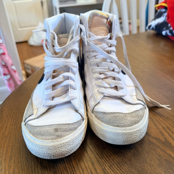 Nike White High-Top Sneakers with Black Swoosh. Mens size 11.5 main image 6